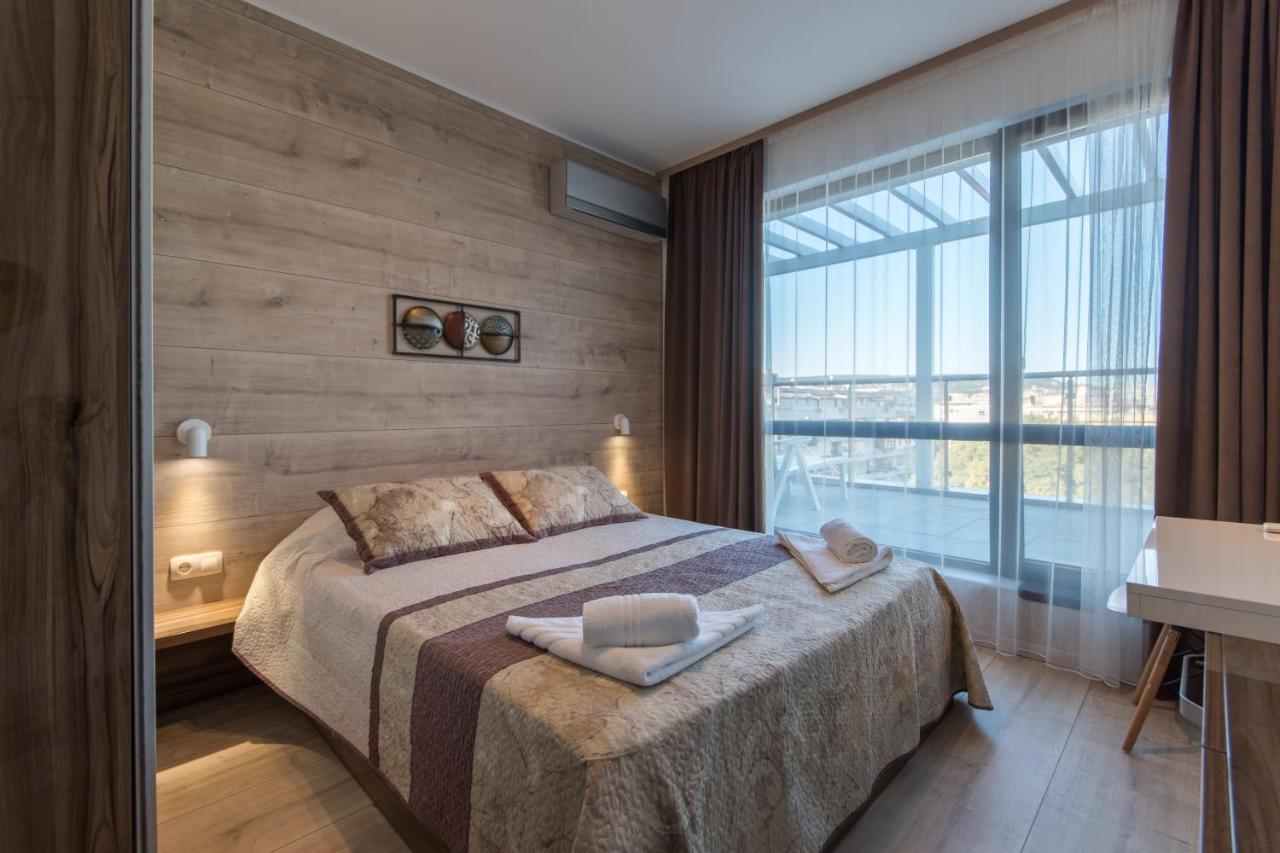 City Apartments Triumph Varna Esterno foto