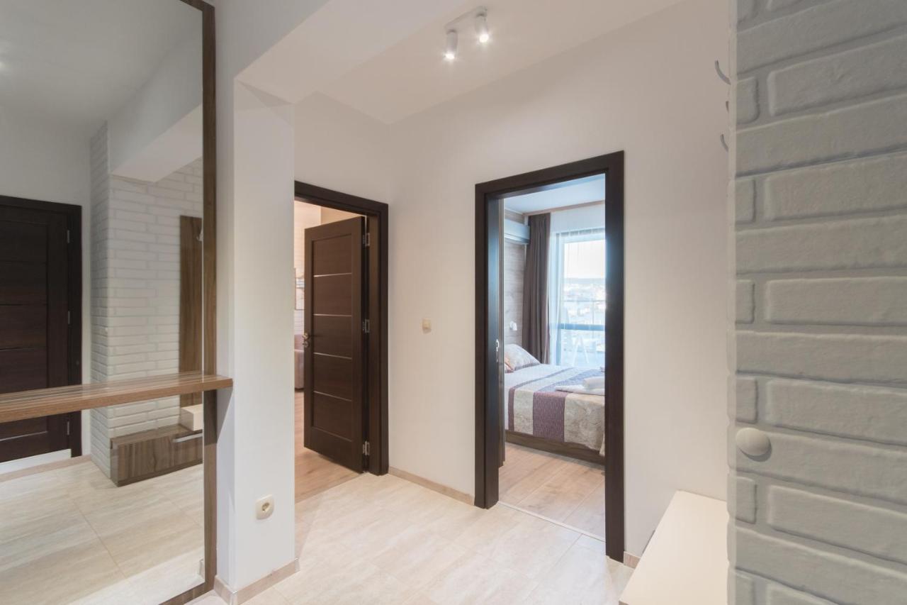 City Apartments Triumph Varna Esterno foto