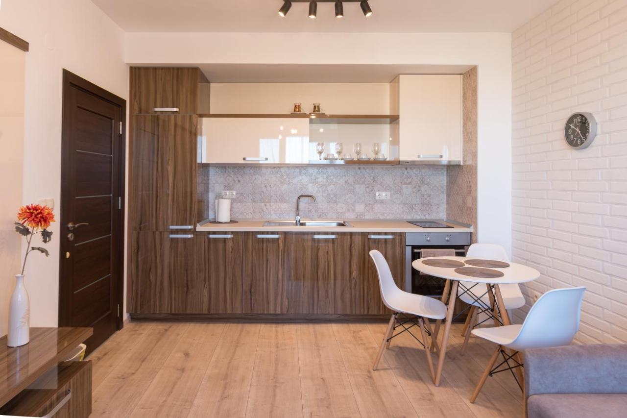 City Apartments Triumph Varna Esterno foto