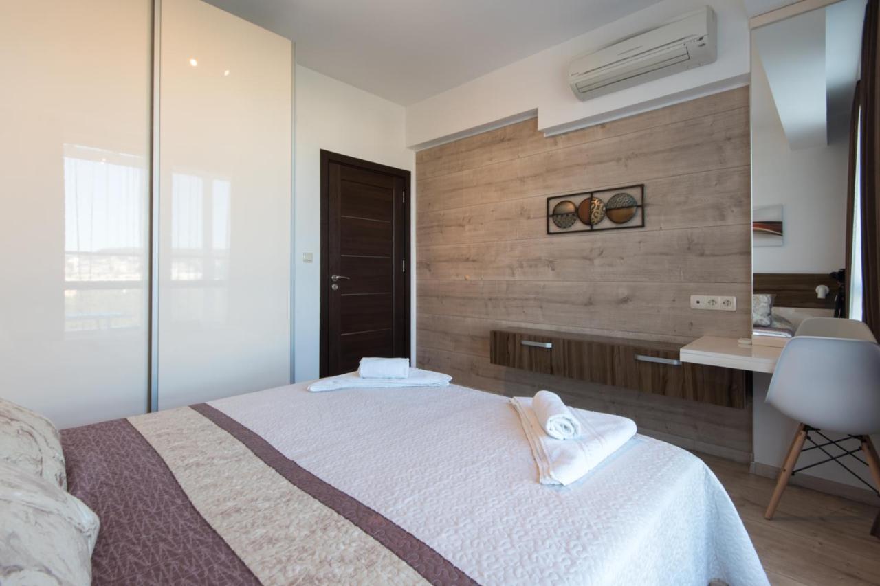 City Apartments Triumph Varna Esterno foto