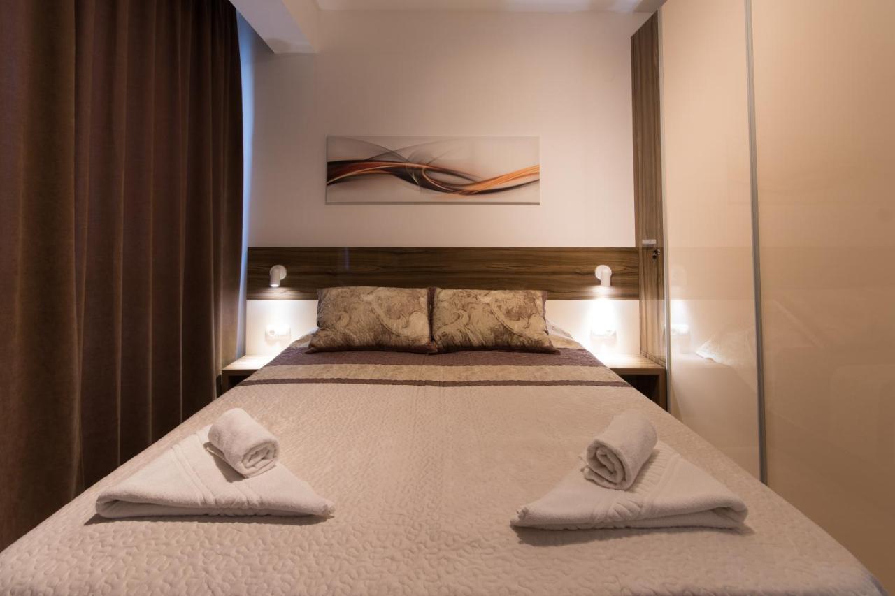 City Apartments Triumph Varna Esterno foto